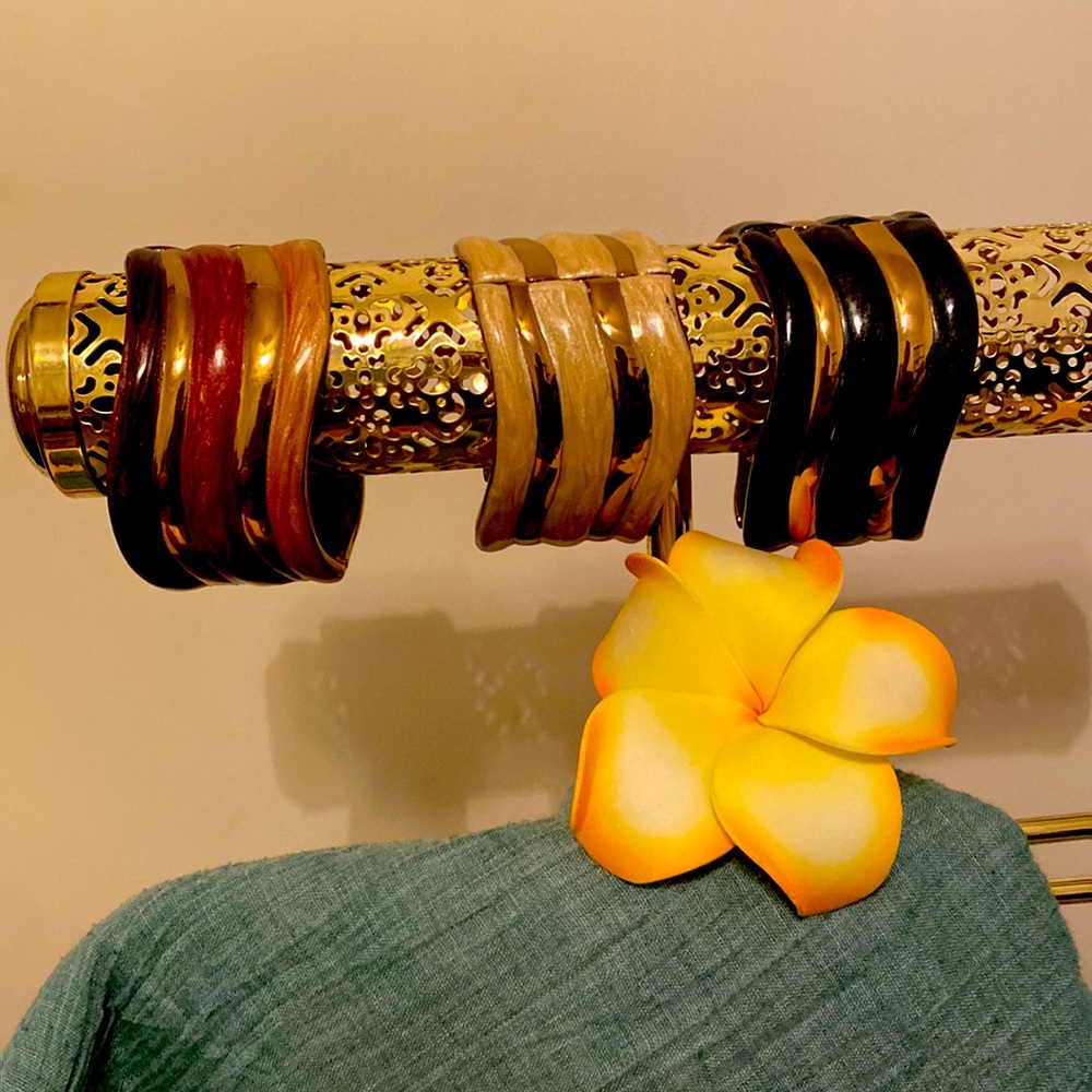 Bangle bracelets different colors to suit any color combinations 🥰